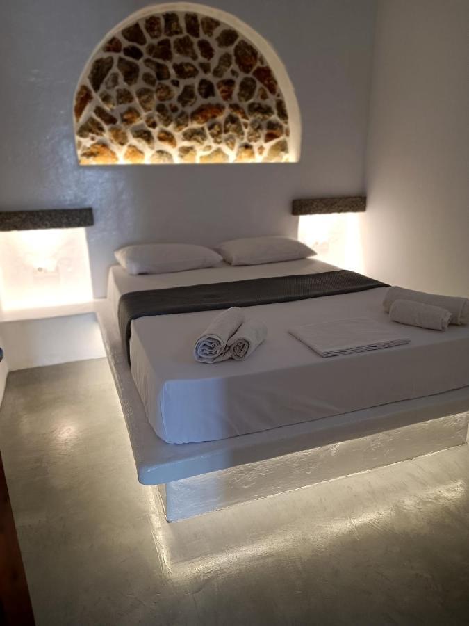 Traditional House Under The Castle Astypalaia Bagian luar foto